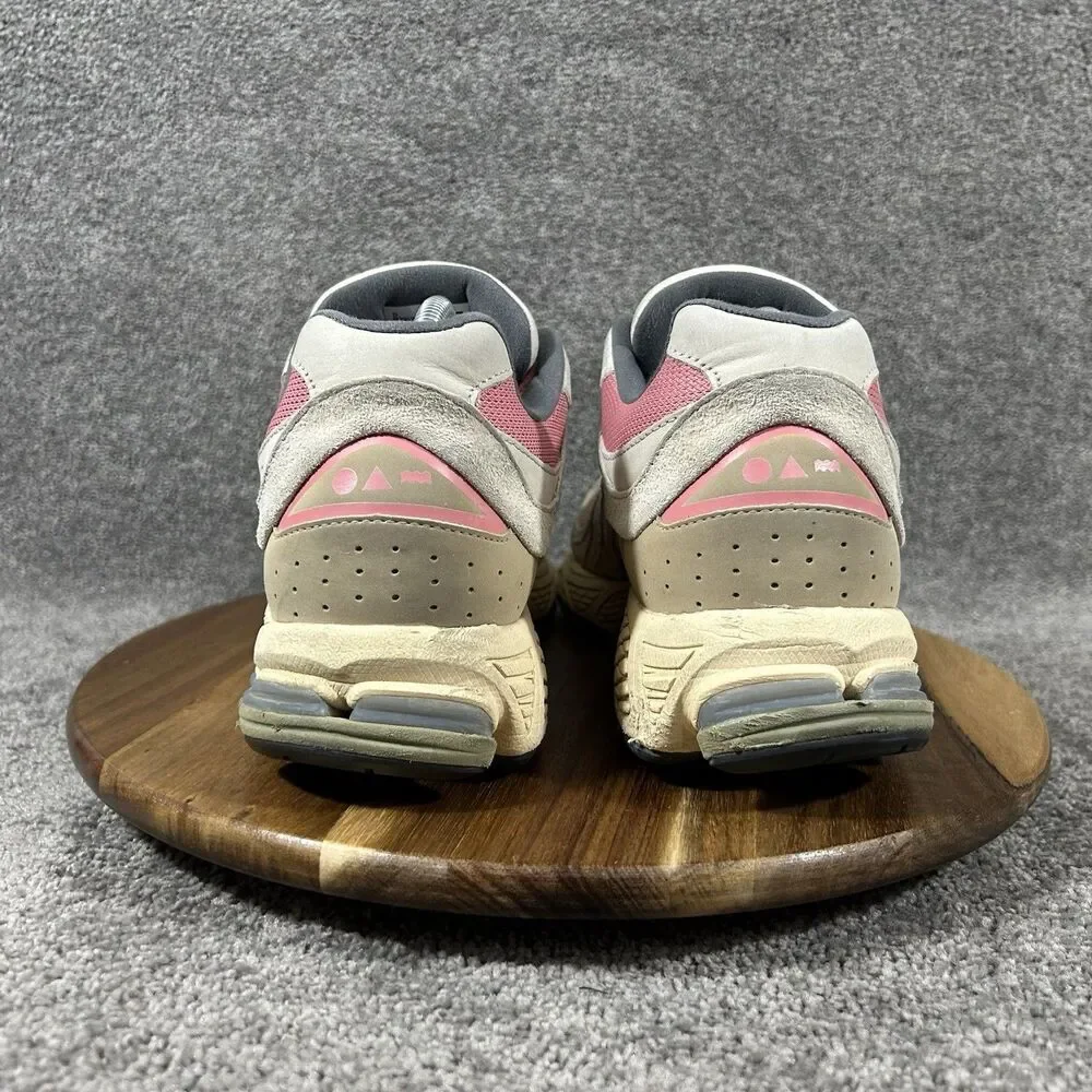 New Balance 2002R M2002RWL Mens Size 10 Hiking Pack Beige Retro Athletic Shoes